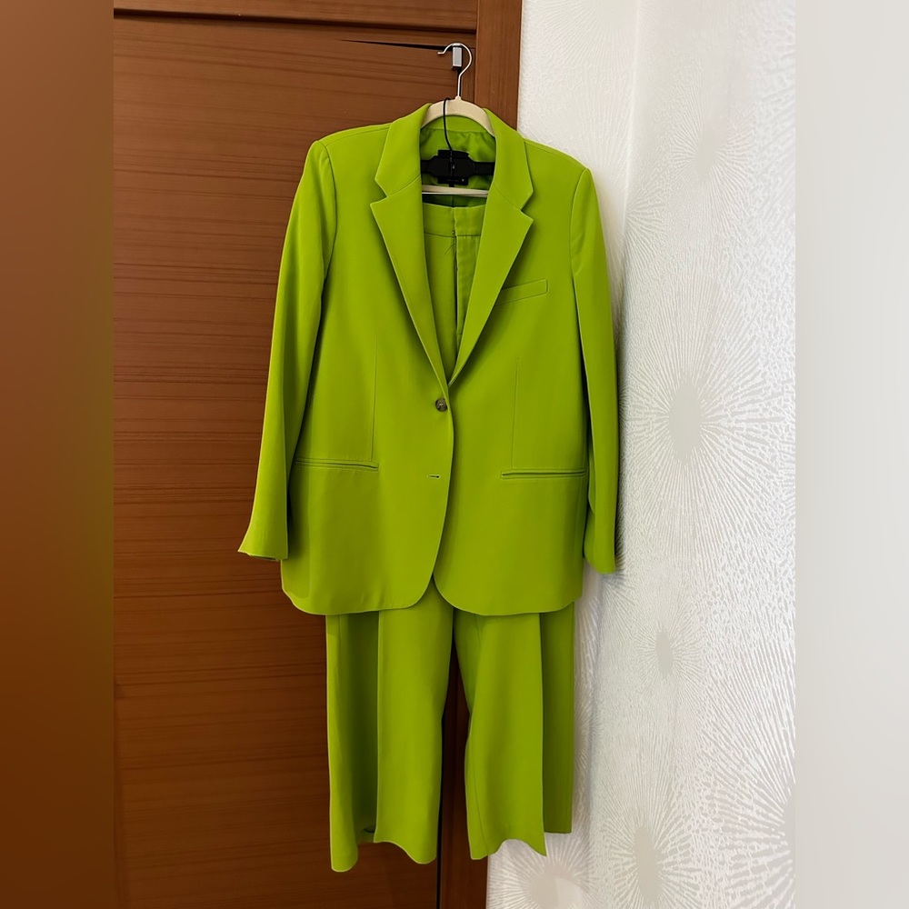 Zara suit